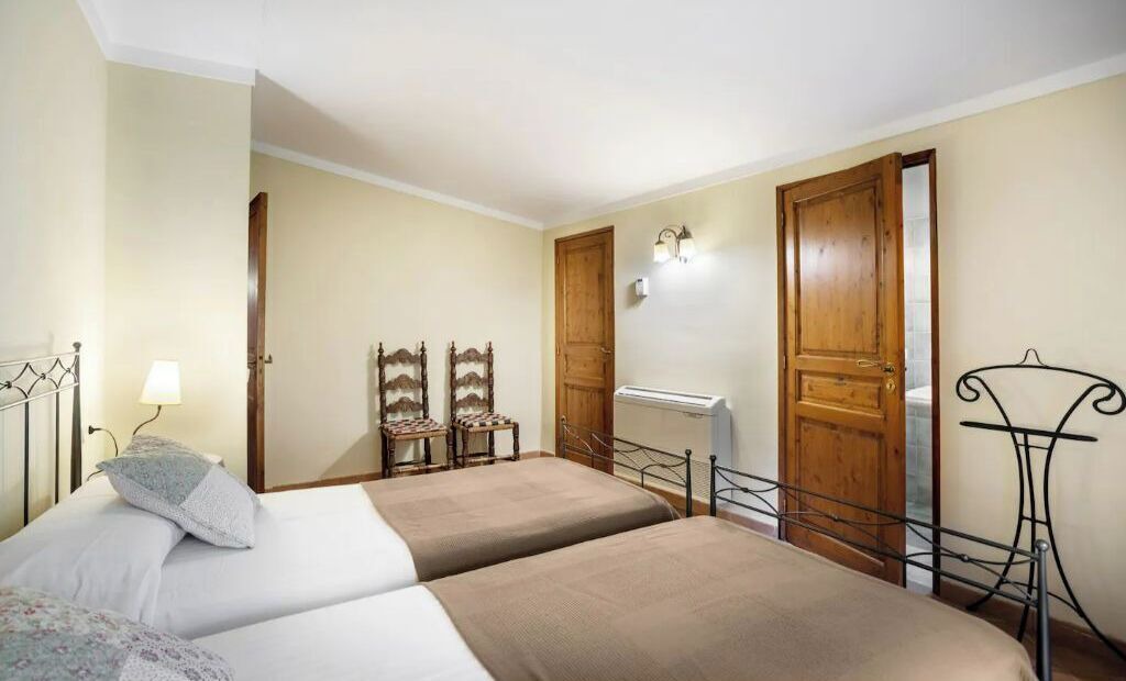 Photo of Bedroom in Pins