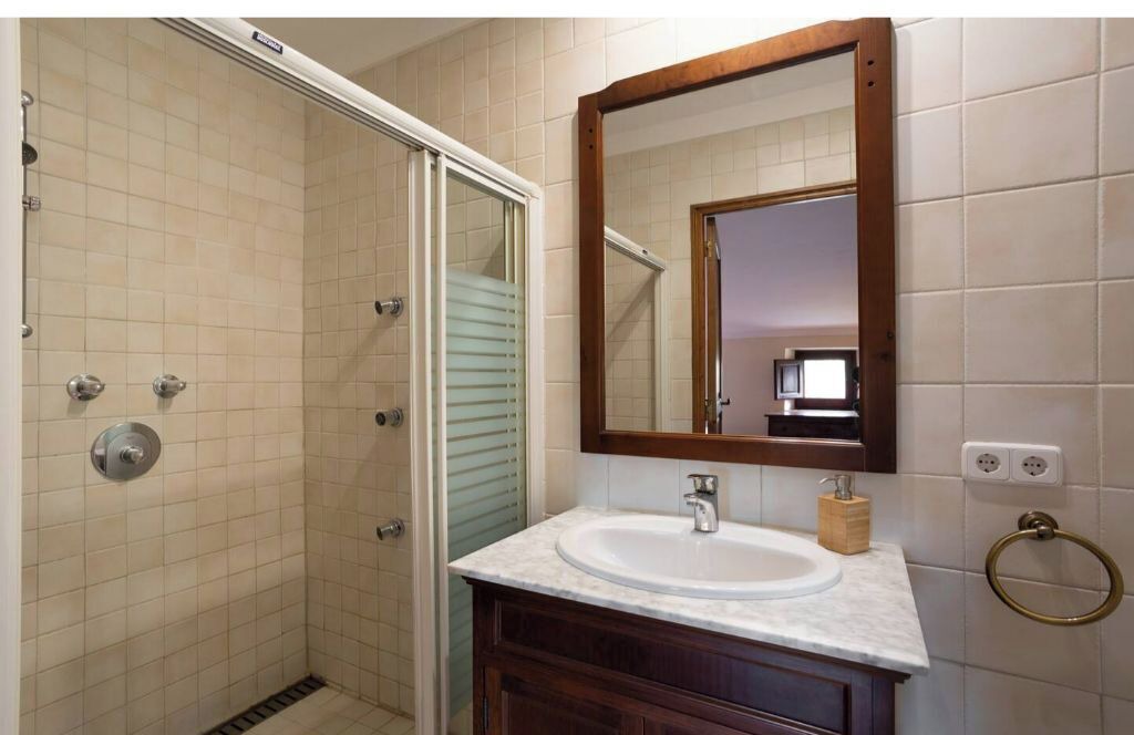 Photo of Bathroom in Pins