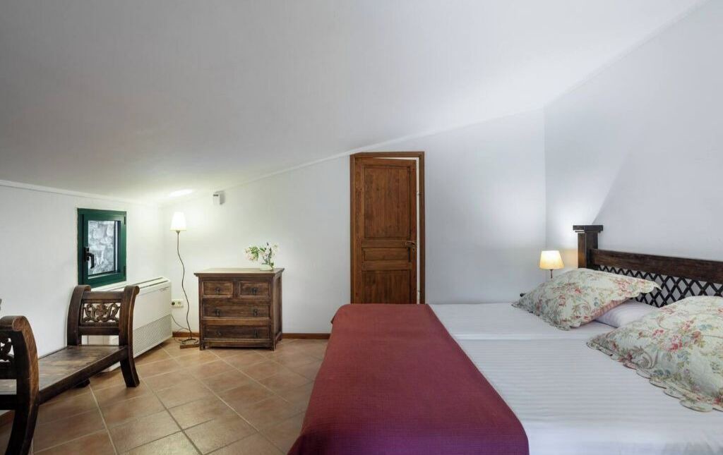 Photo of Bedroom in Pins