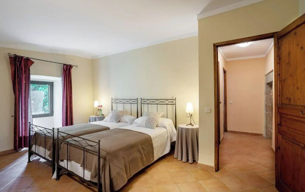 Photo of Bedroom in Pins