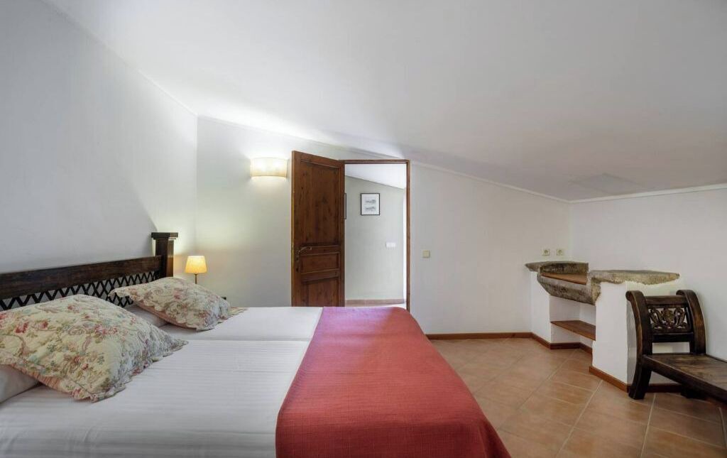 Photo of Bedroom in Pins