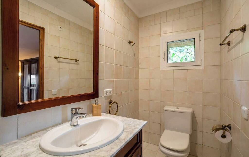Photo of Bathroom in Pins