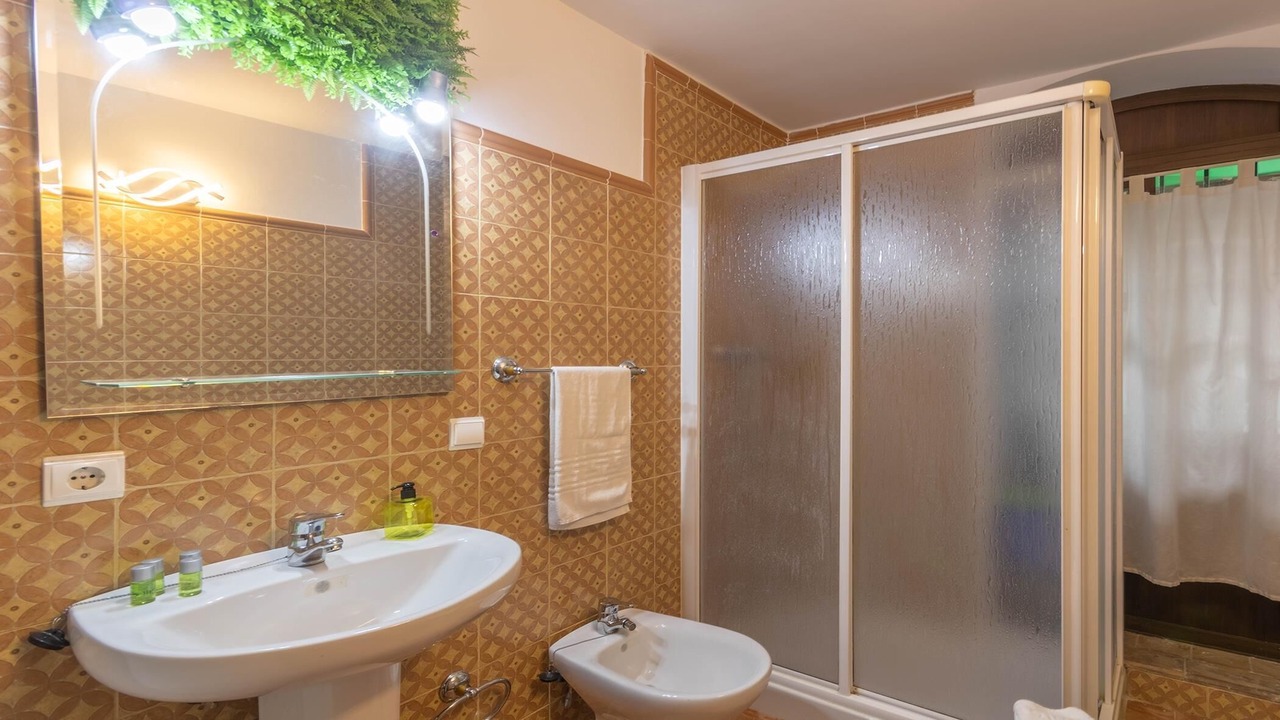 Photo of Bathroom in Doctor Barraquer-Grupo Renfe-Policlinico