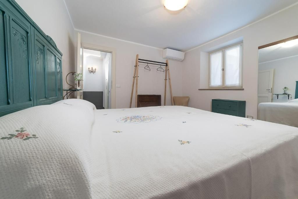 Photo of Bedroom in Farigliano