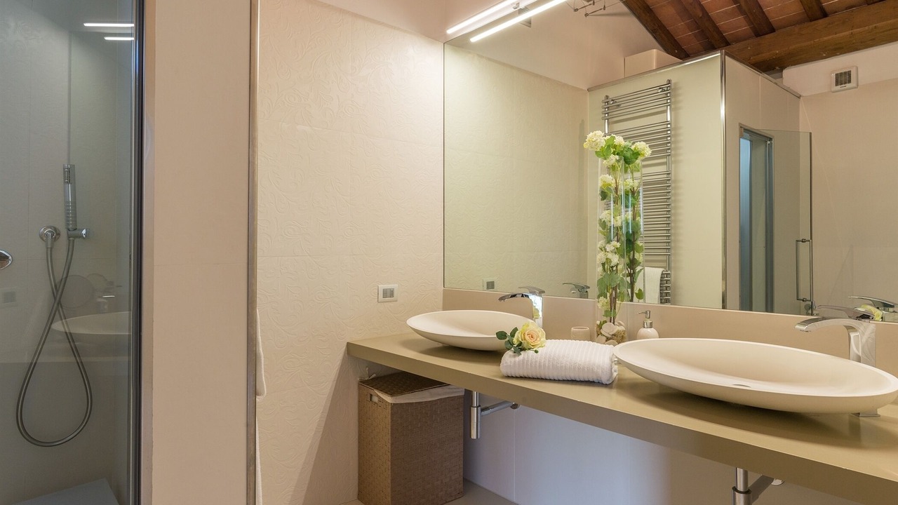 Photo of Bathroom in Margine Coperta-Traversagna