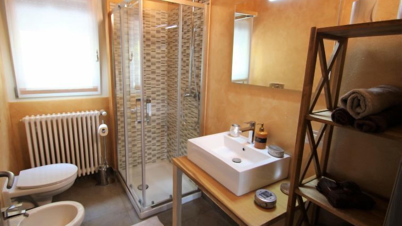 Photo of Bathroom in Piazza