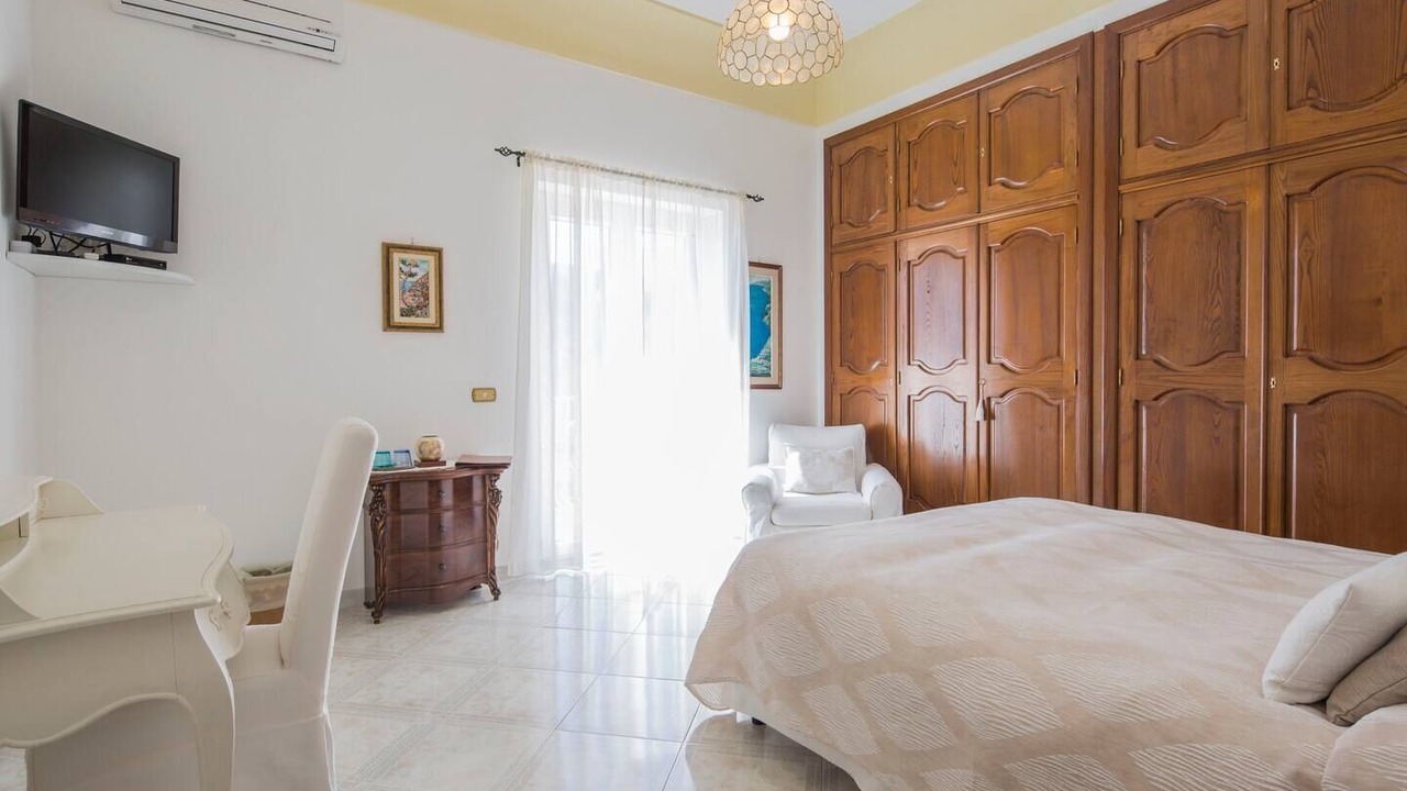 Photo of Bedroom in Montepertuso