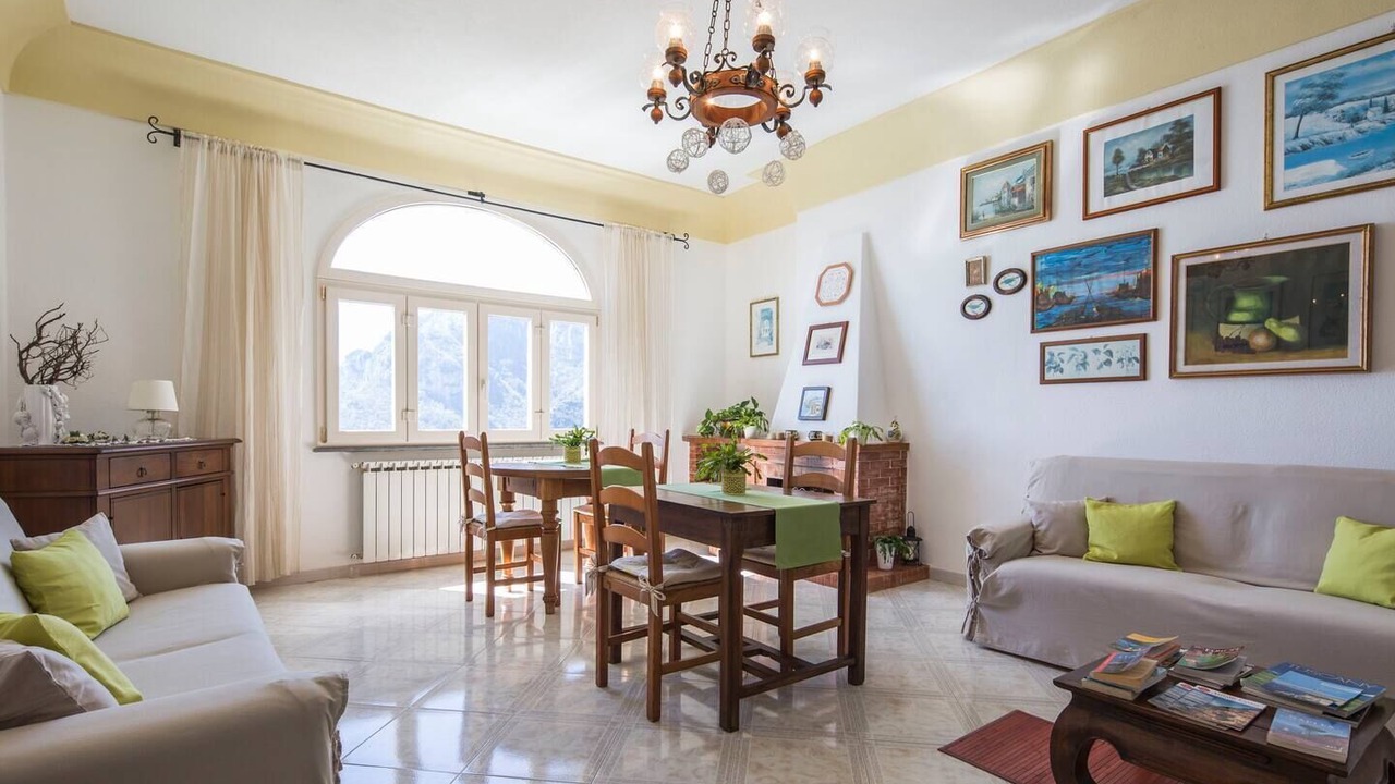 Photo of Livingroom in Montepertuso