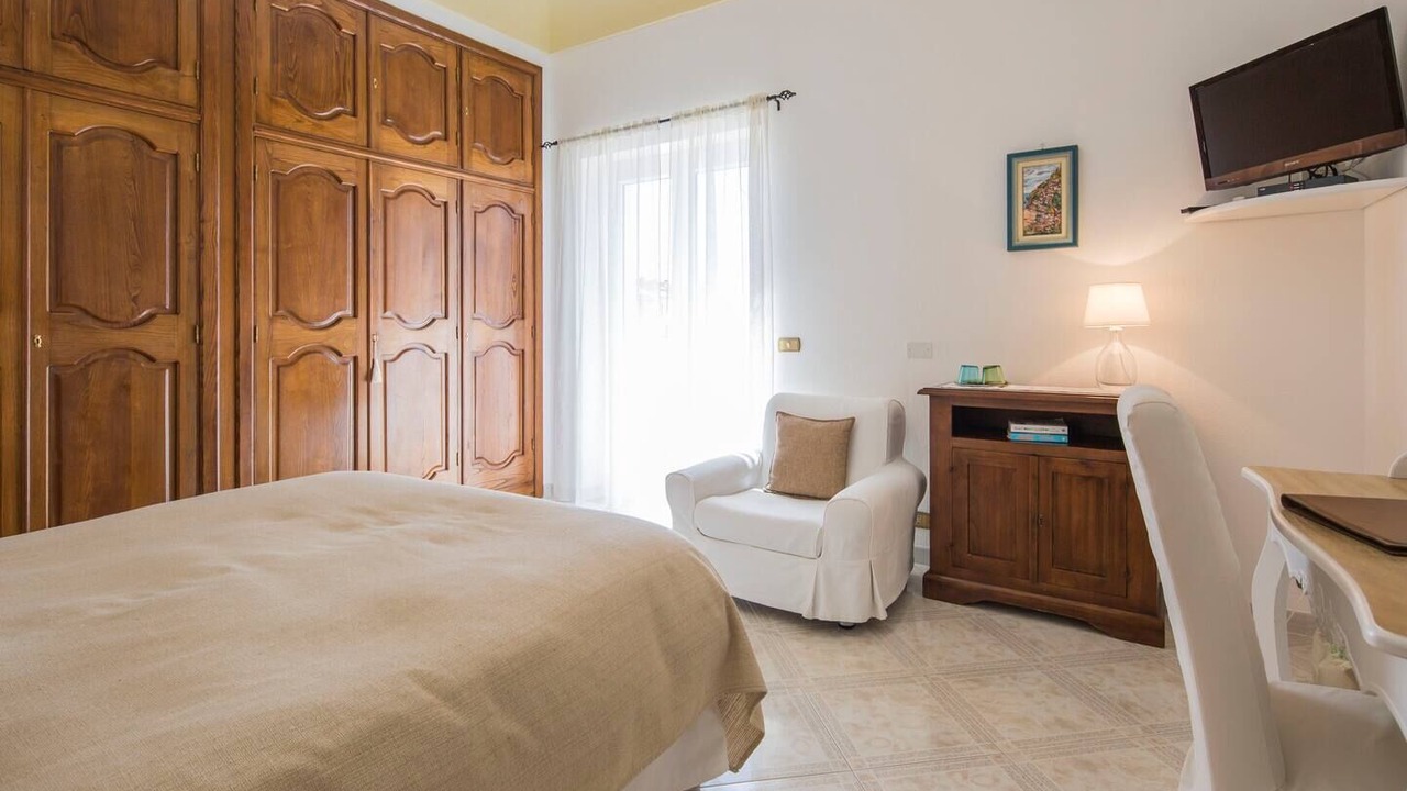 Photo of Bedroom in Montepertuso