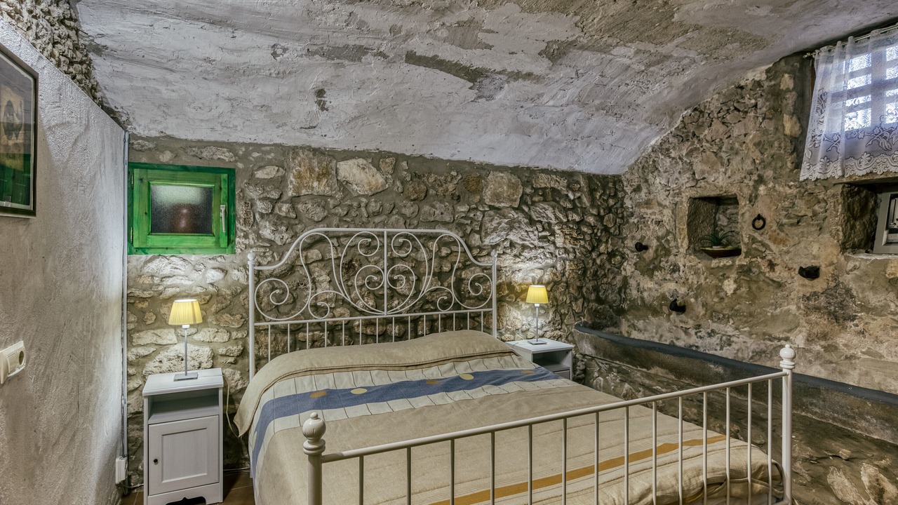 Photo of Bedroom in Serinya