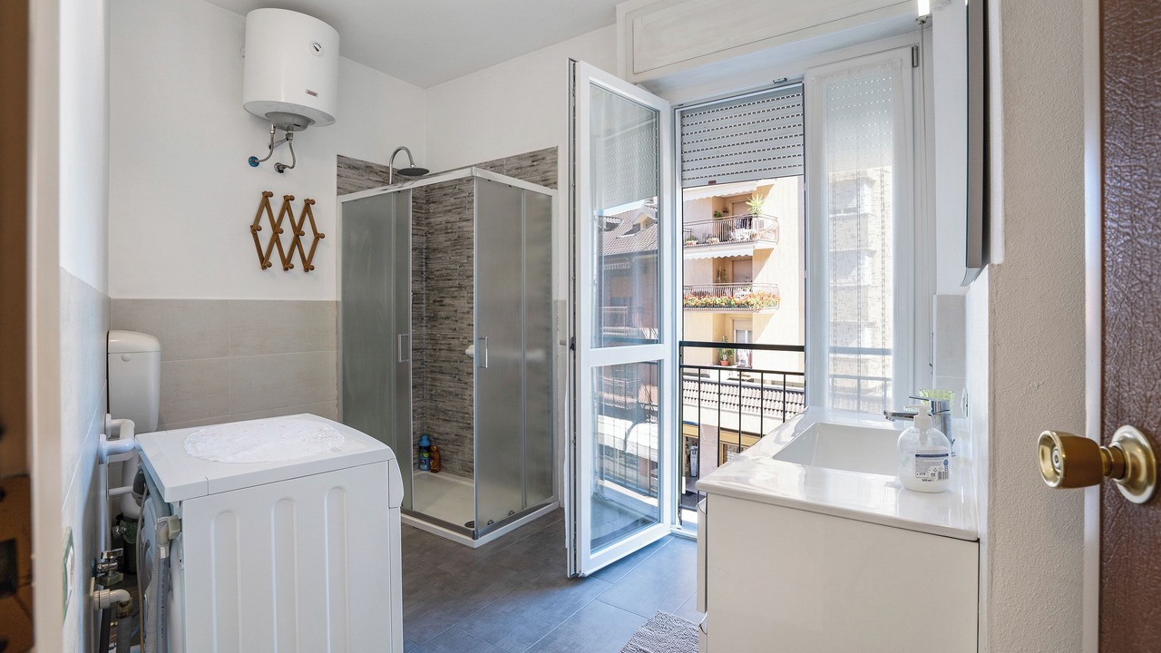 Photo of Bathroom in Angera