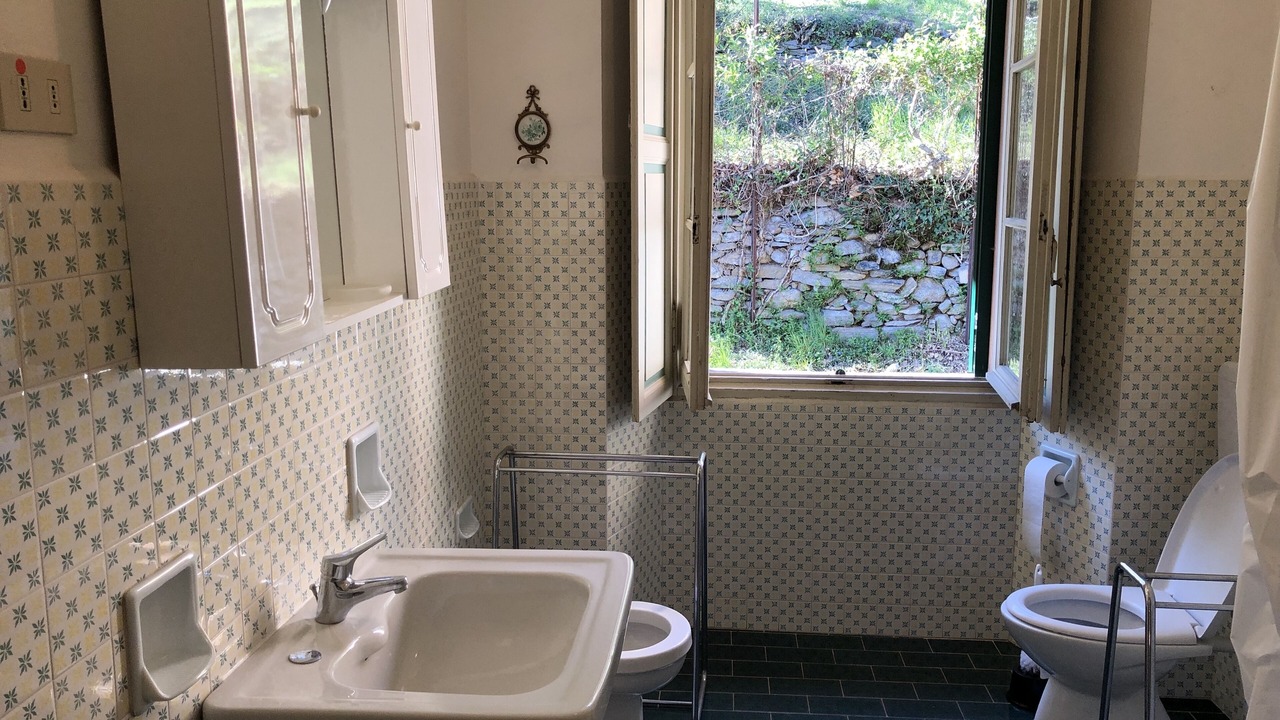 Photo of Bathroom in Piazza