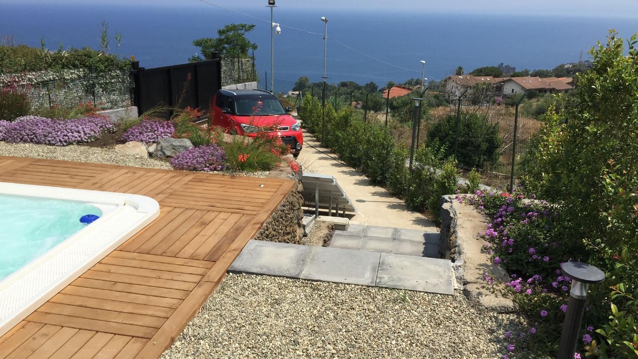 Photo of Outdoor in Vampolieri I