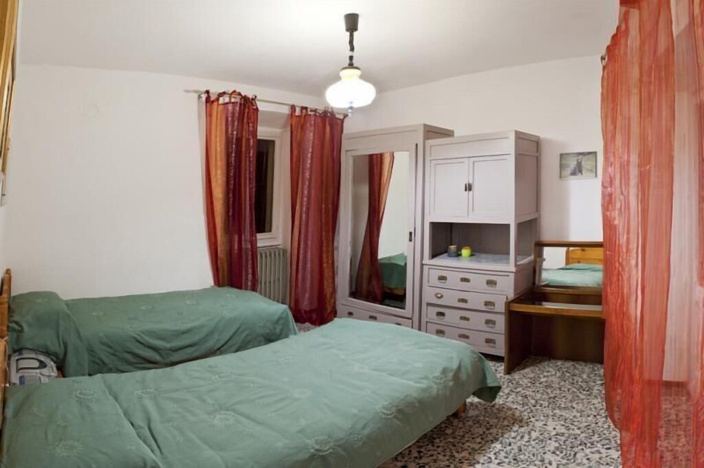 Photo of Bedroom in Belgirate