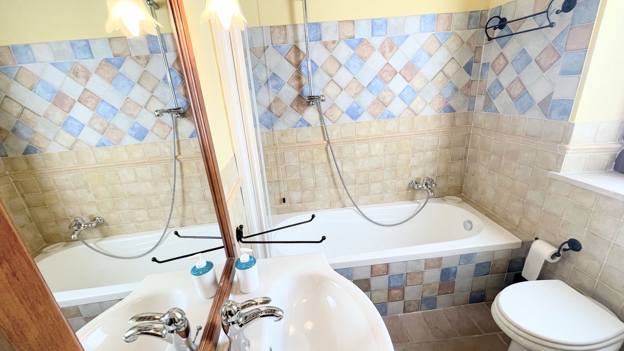 Photo of Bathroom in Todi