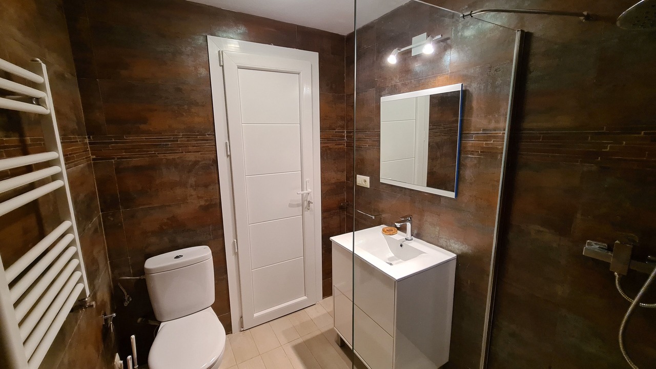 Photo of Bathroom in Pechon