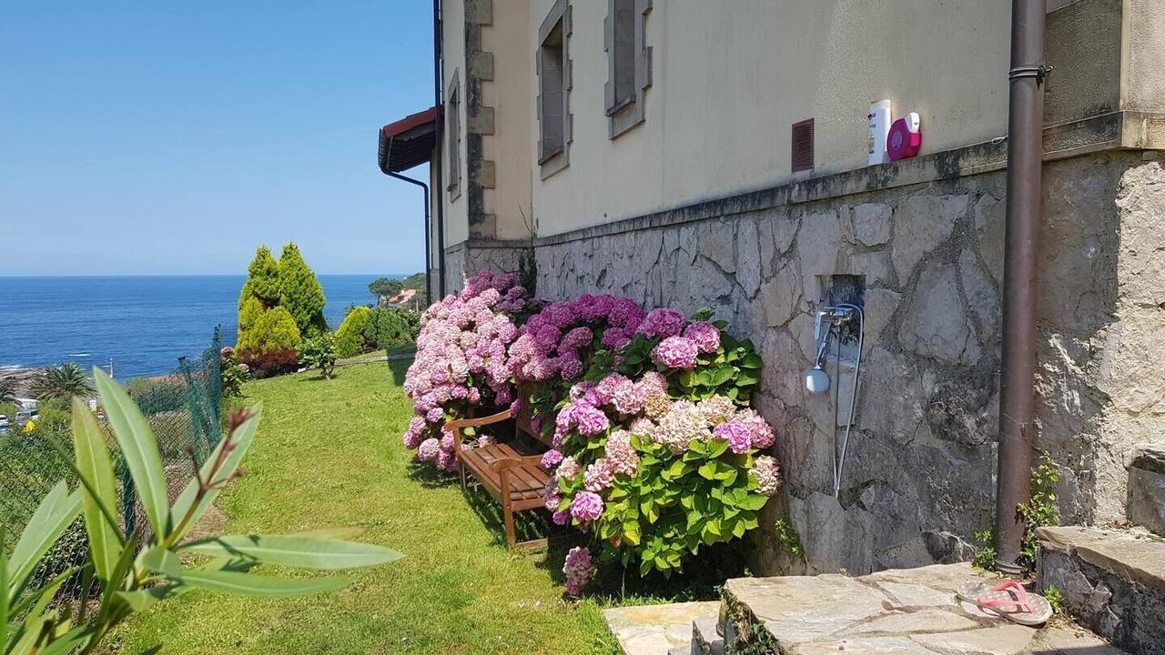 Photo of Outdoor in Pechon