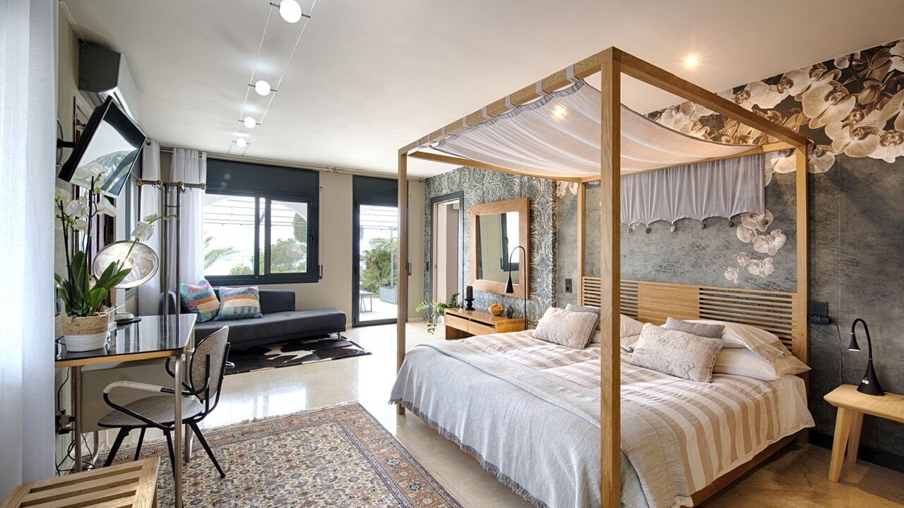 Photo of Bedroom in Roses Town Center