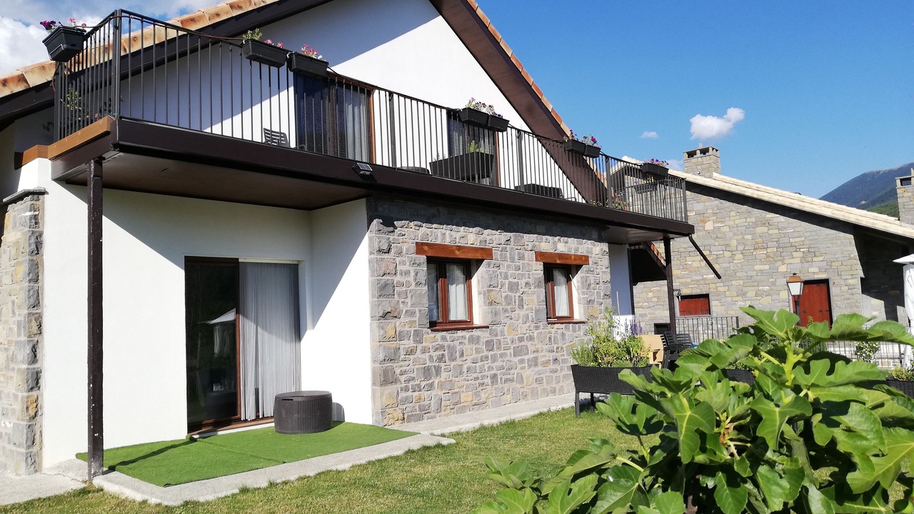 Photo of Outdoor in Gavin