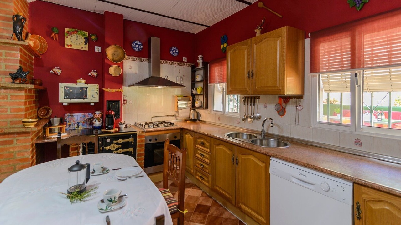 Photo of Kitchen in Alpandeire