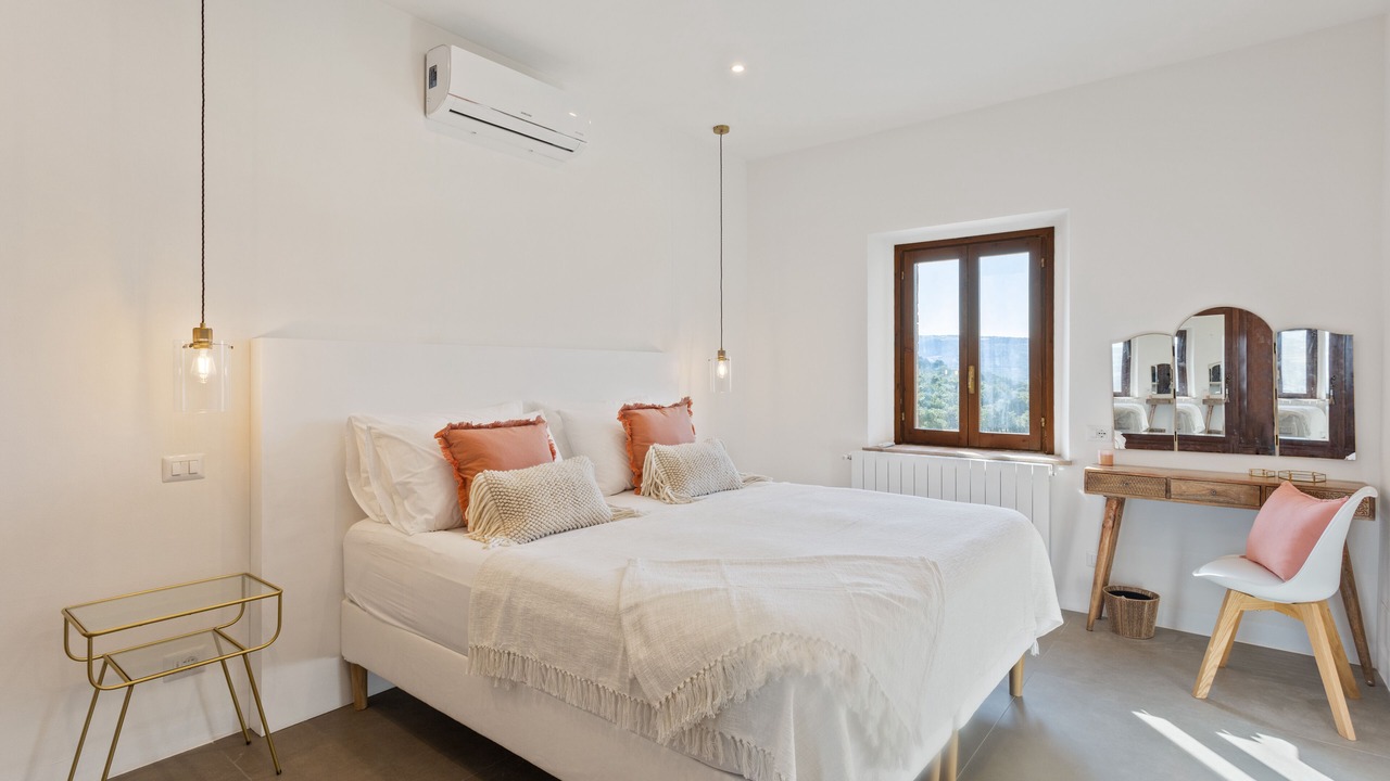Photo of Bedroom in Todi