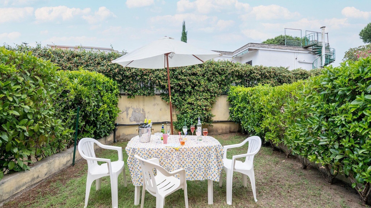 Photo of Outdoor in Laura