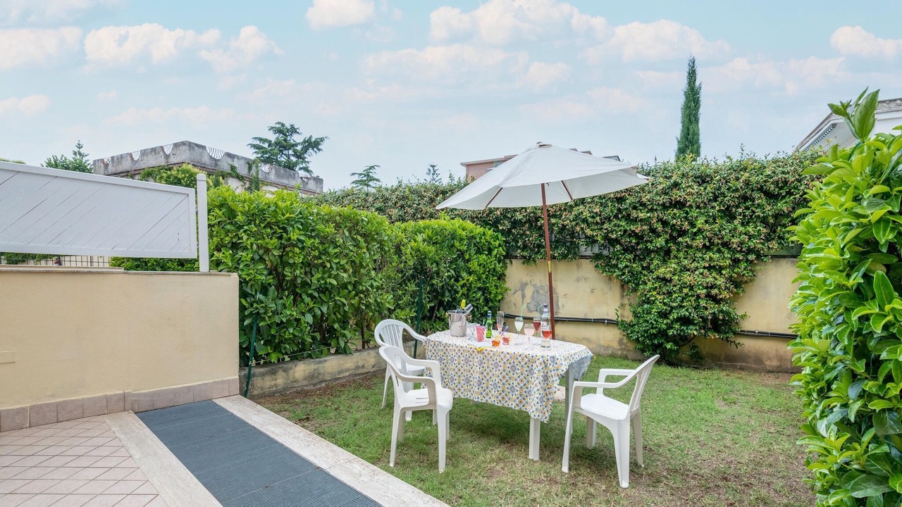 Photo of Outdoor in Laura