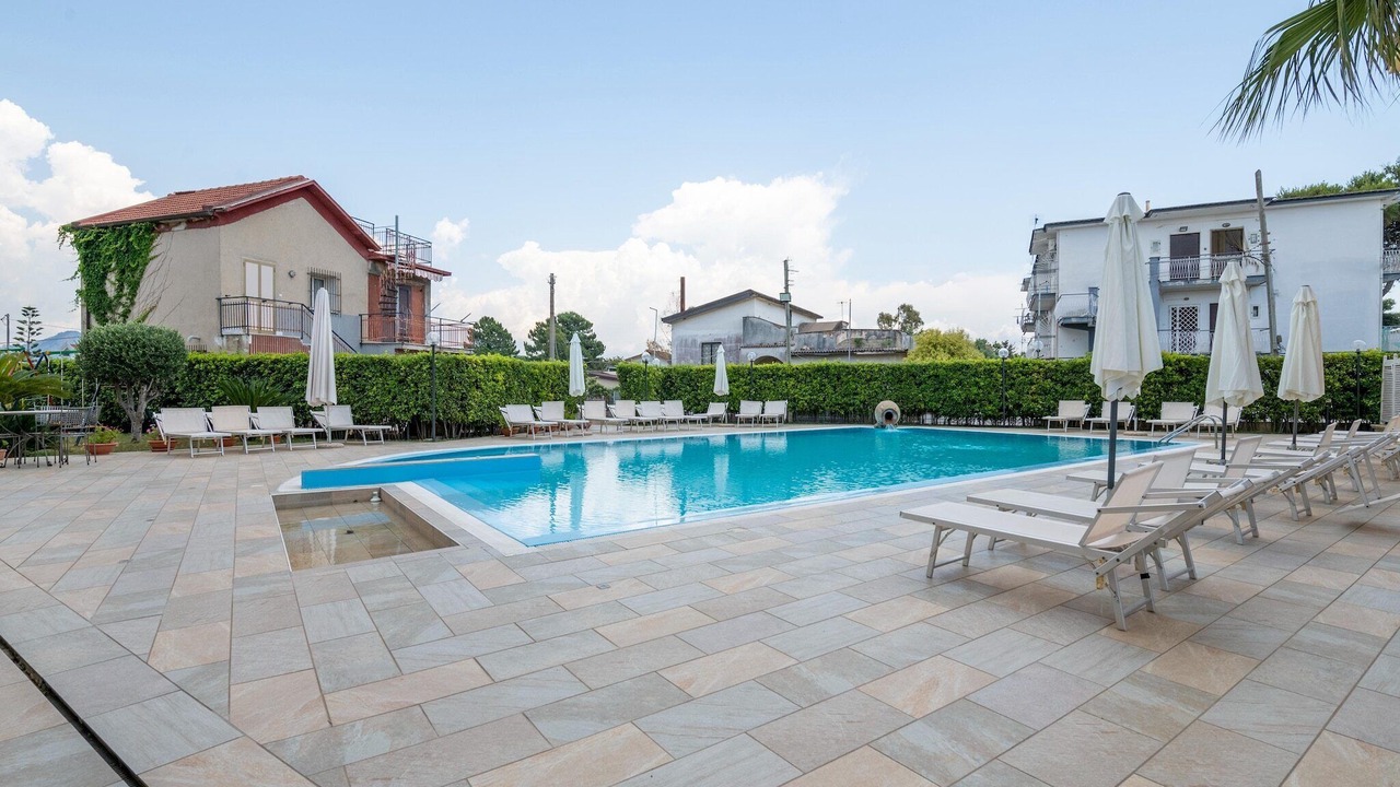 Photo of Outdoor in Laura