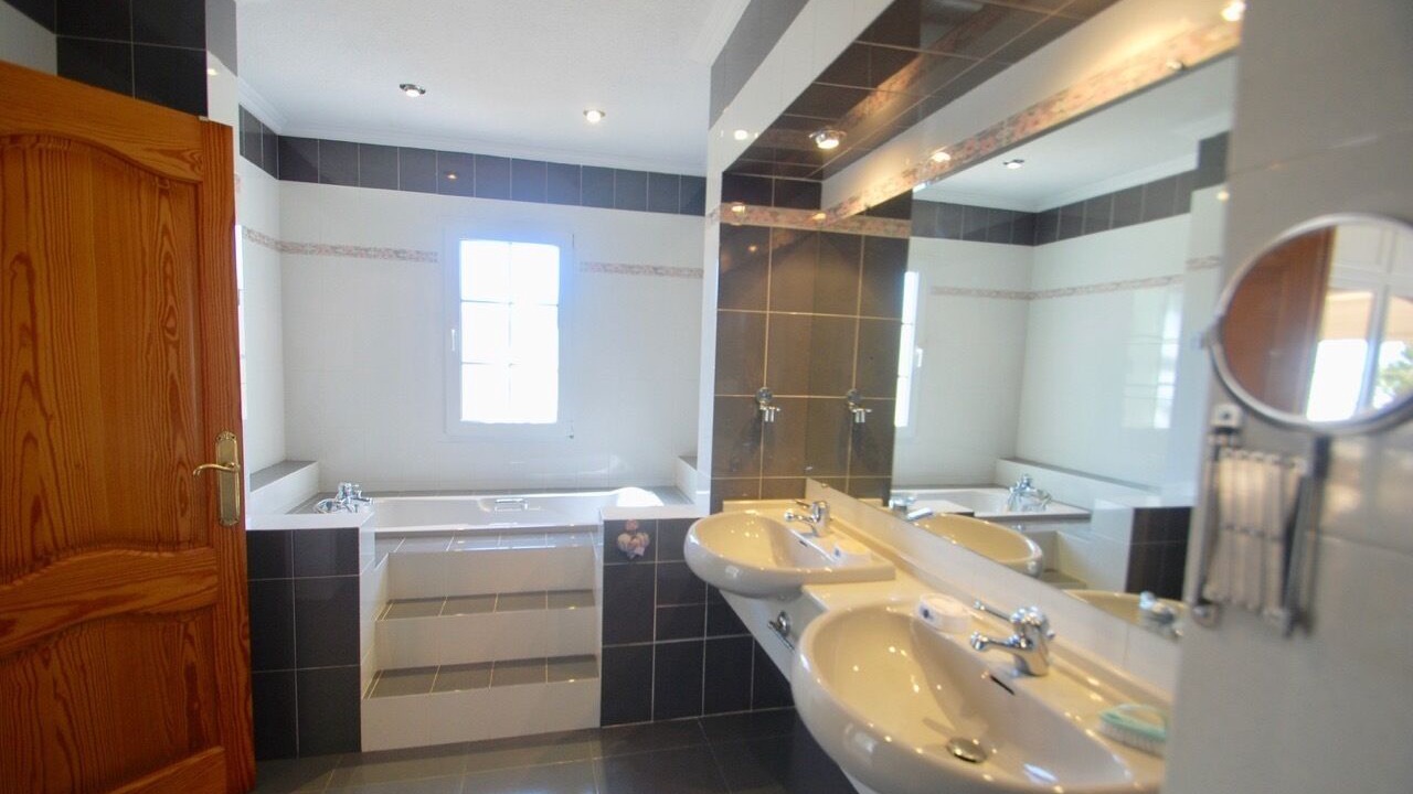 Photo of Bathroom in L'Alfas del Pi