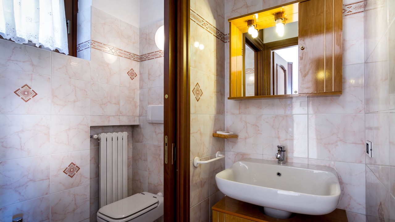 Photo of Bathroom in Albate