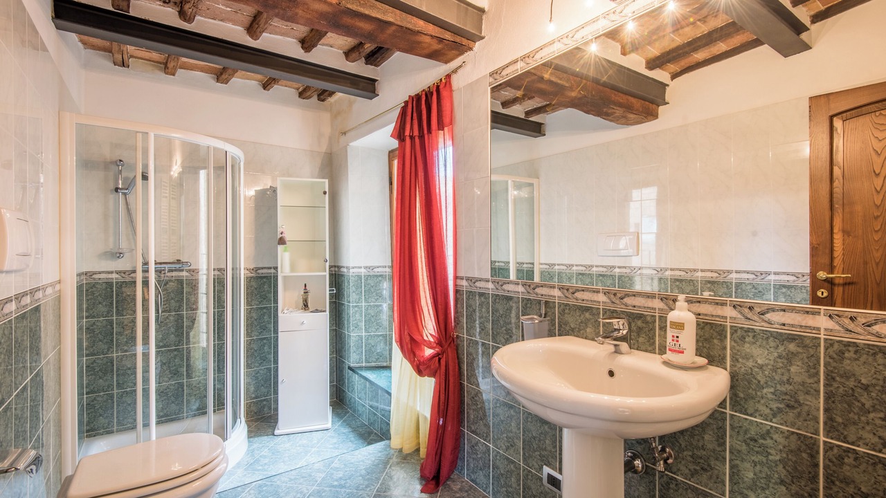 Photo of Bathroom in Monticiano