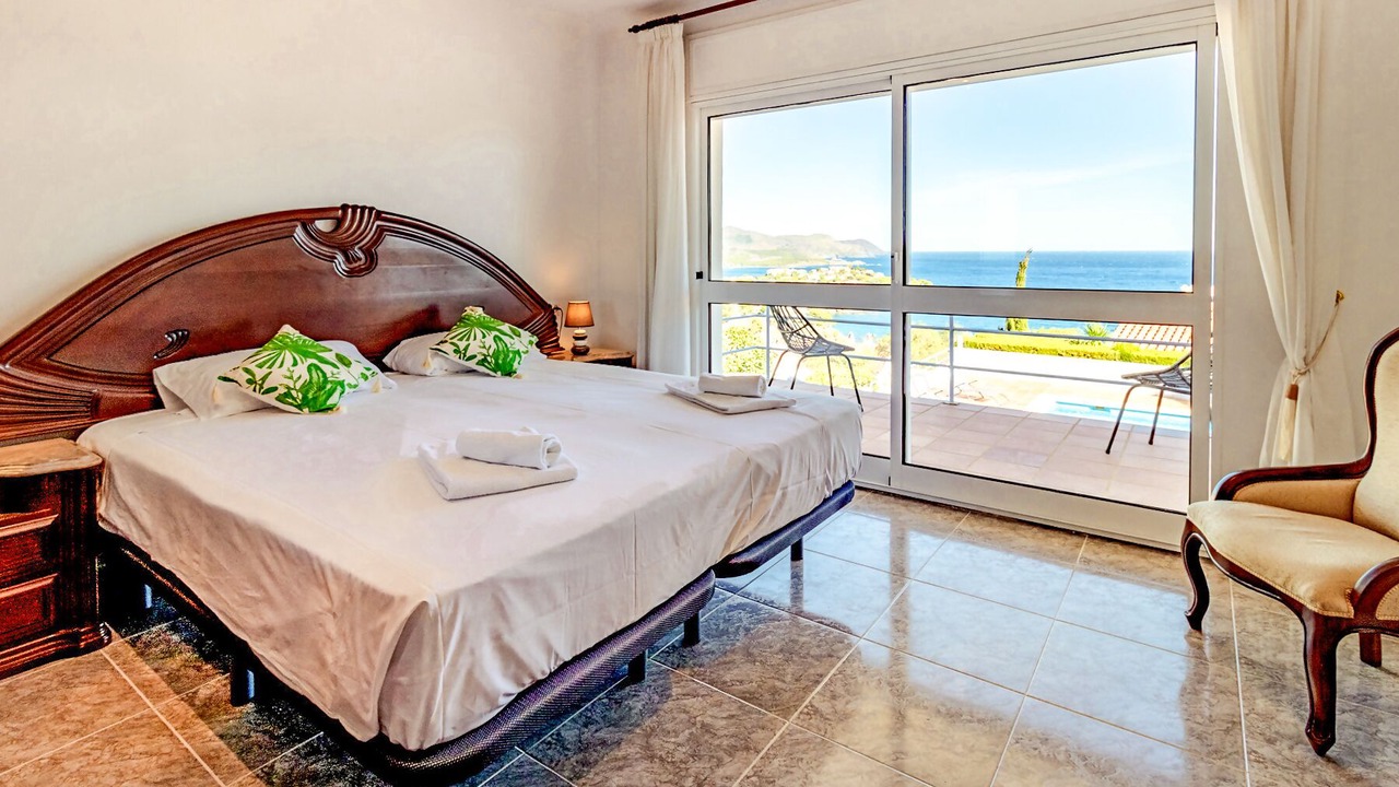 Photo of Bedroom in Llanca