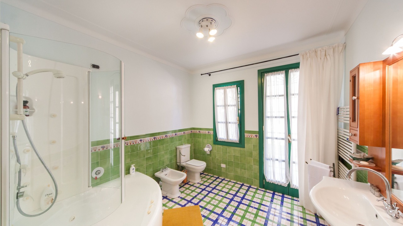 Photo of Bathroom in Candeasco