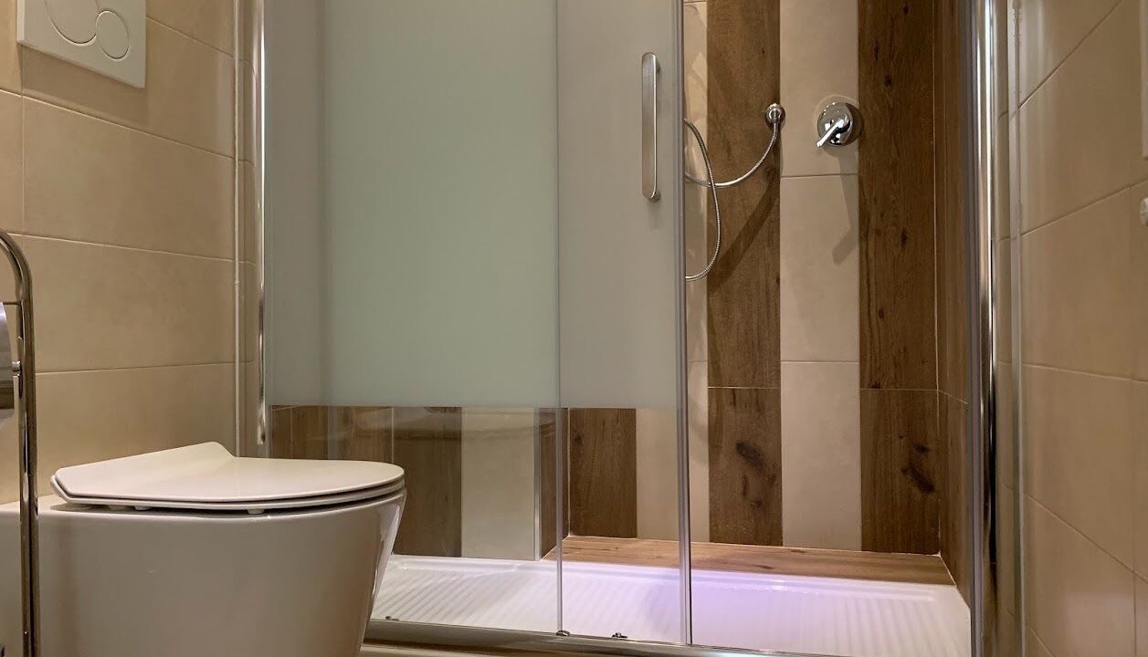 Photo of Bathroom in Pagani