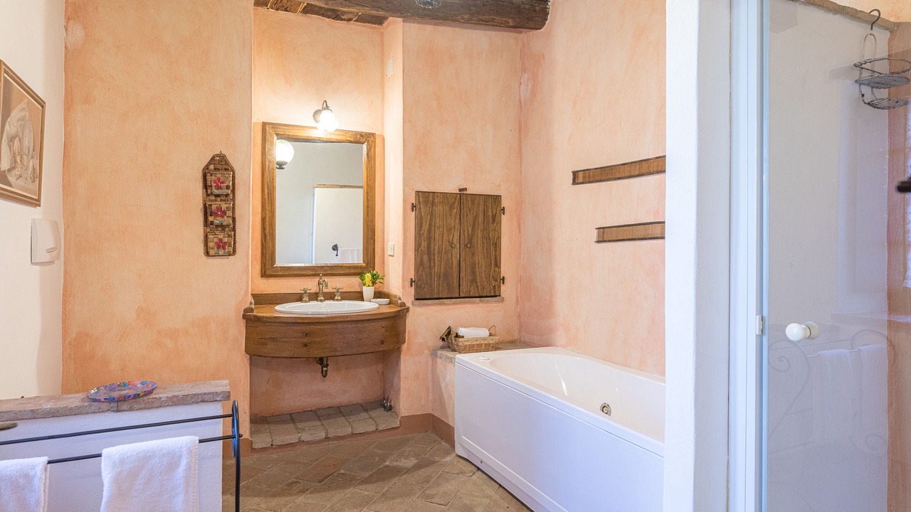 Photo of Bathroom in Doglio