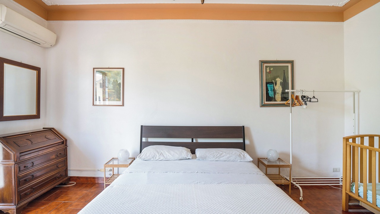 Photo of Bedroom in Luni