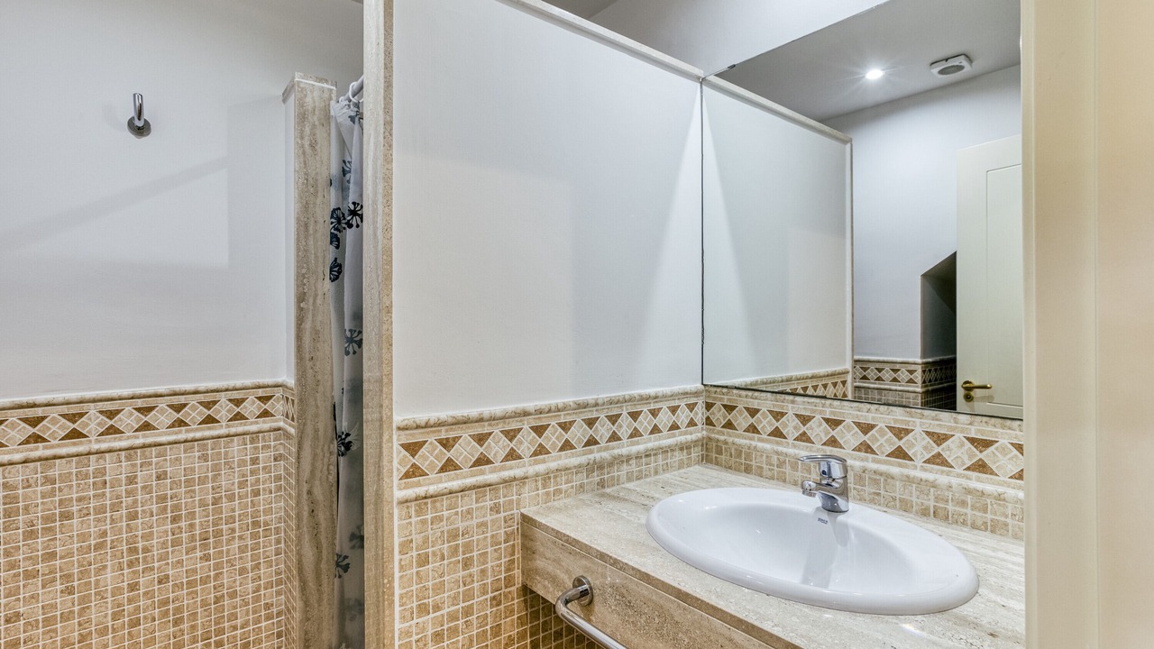 Photo of Bathroom in Navata