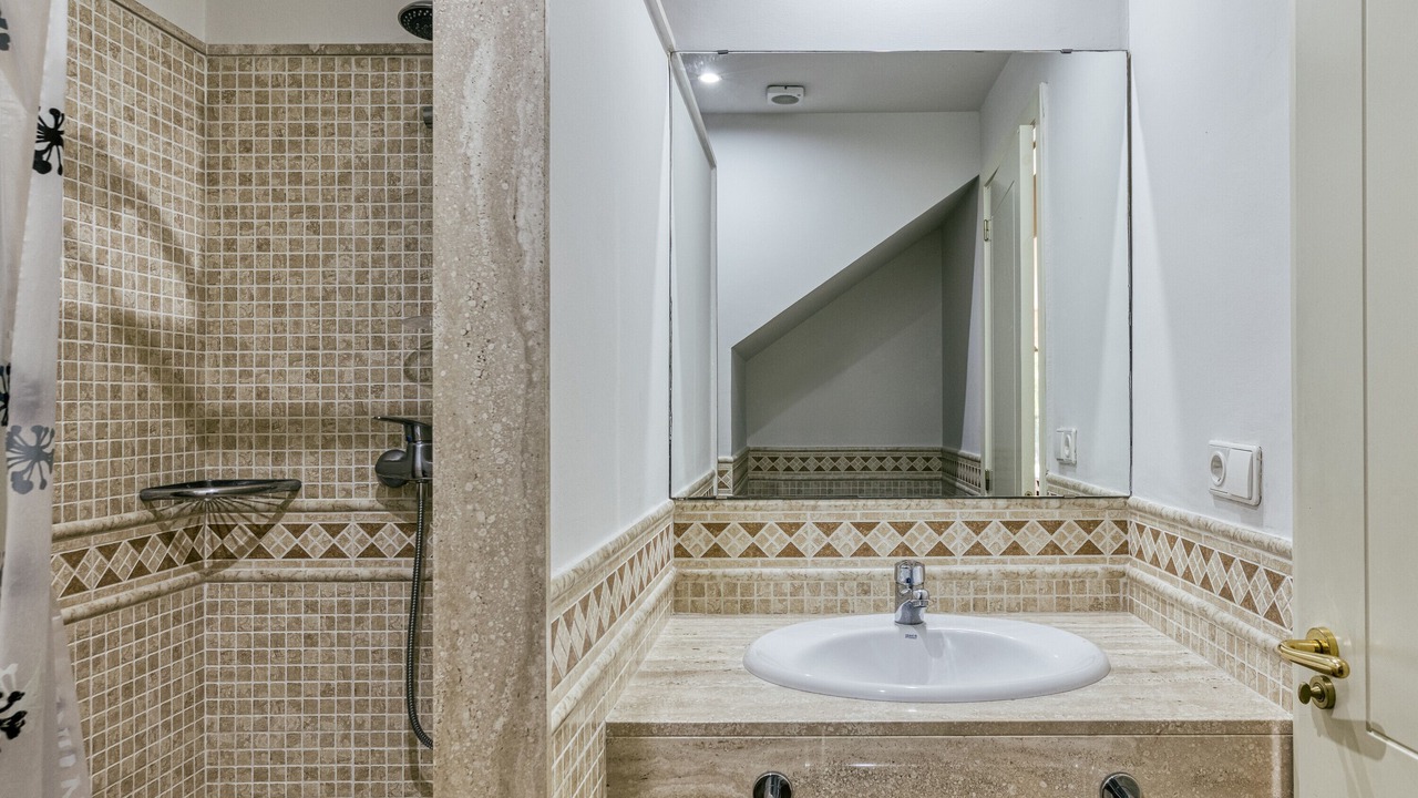 Photo of Bathroom in Navata