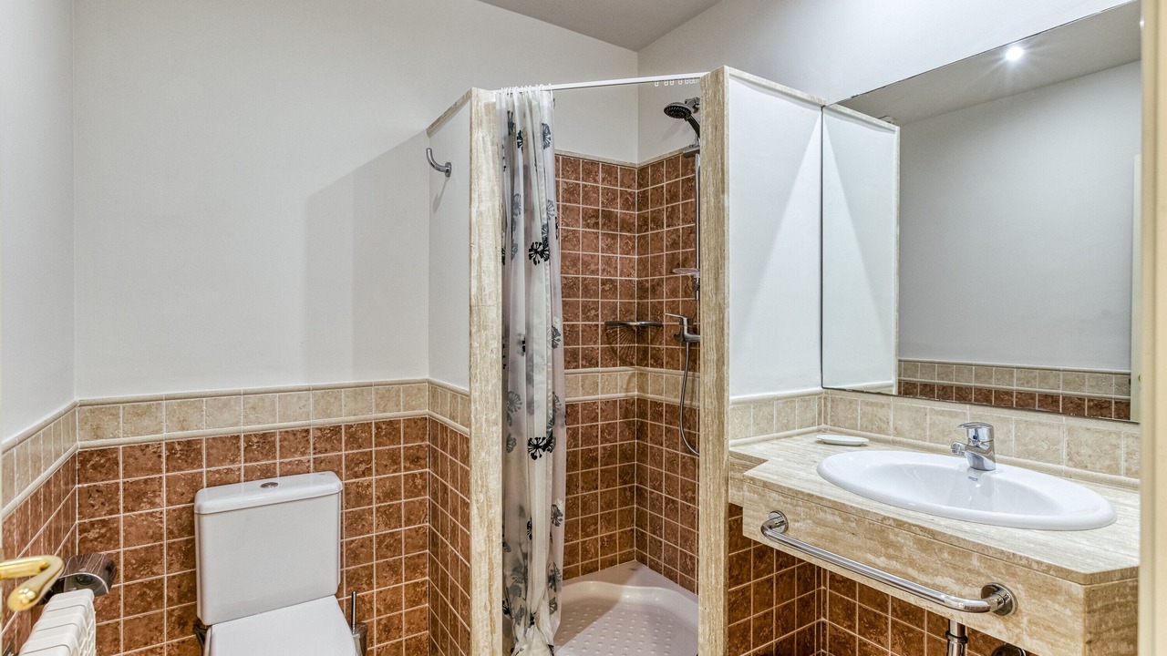Photo of Bathroom in Navata