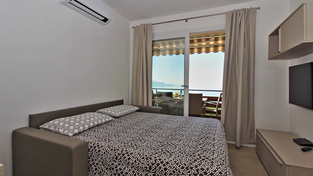 Photo of Bedroom in Toscolano Maderno