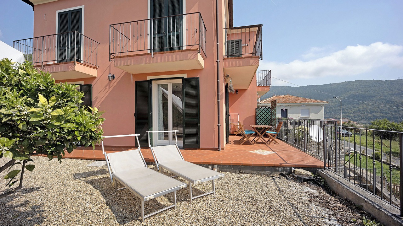 Photo of Patio Balcony in Diano Arentino