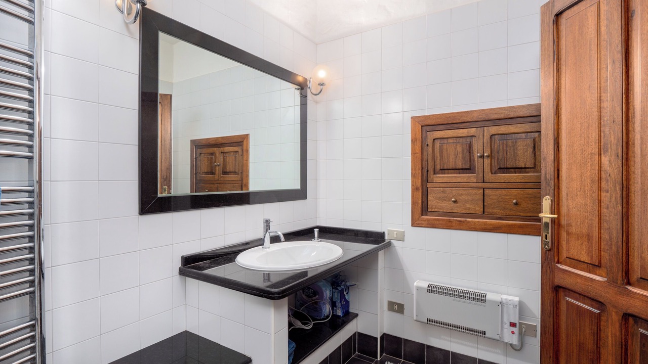 Photo of Bathroom in Tiriddo