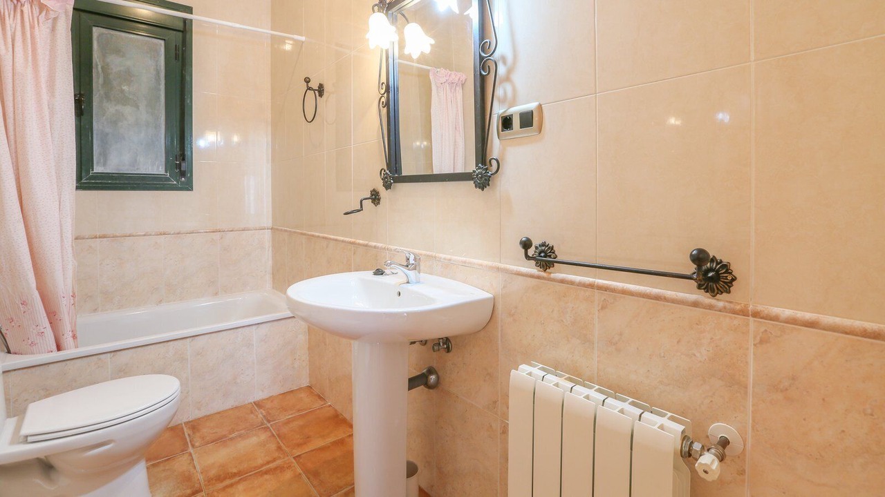 Photo of Bathroom in Alanis