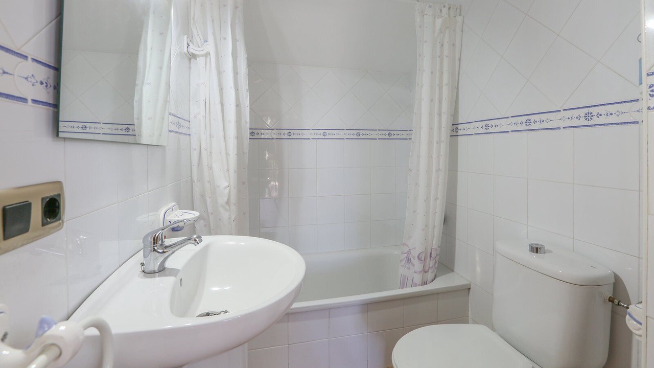 Photo of Bathroom in Alanis