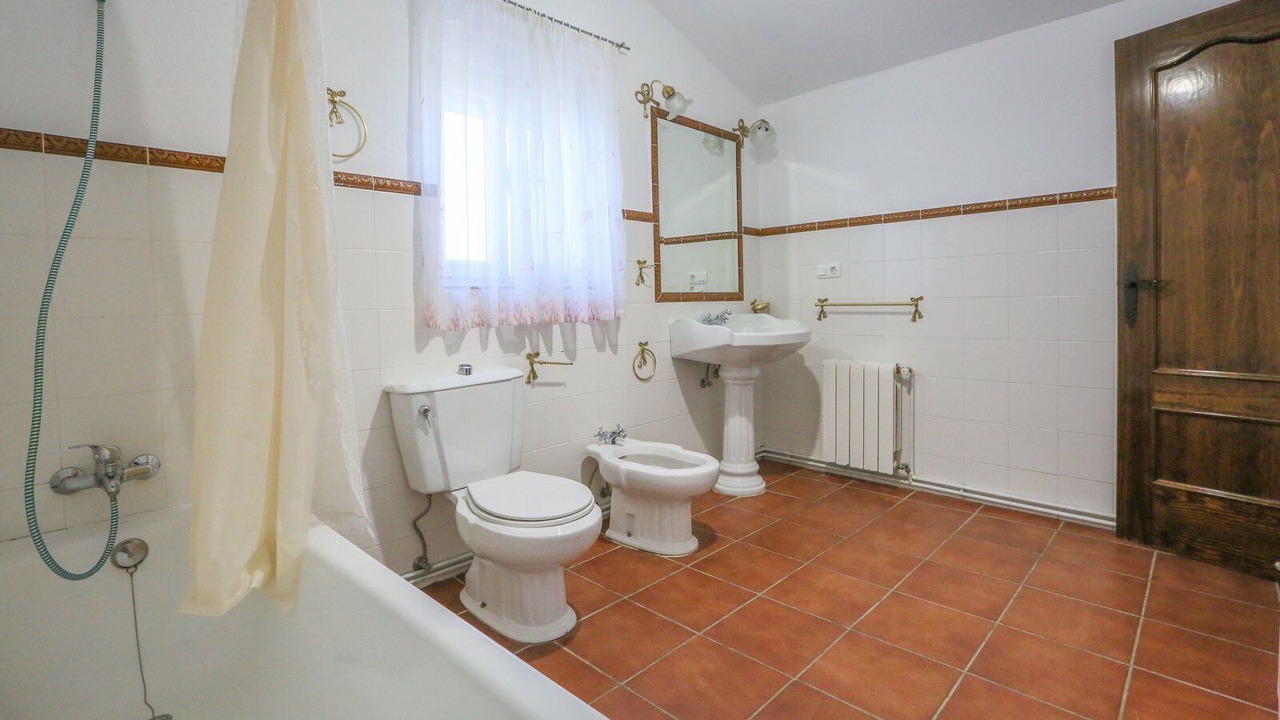 Photo of Bathroom in Alanis