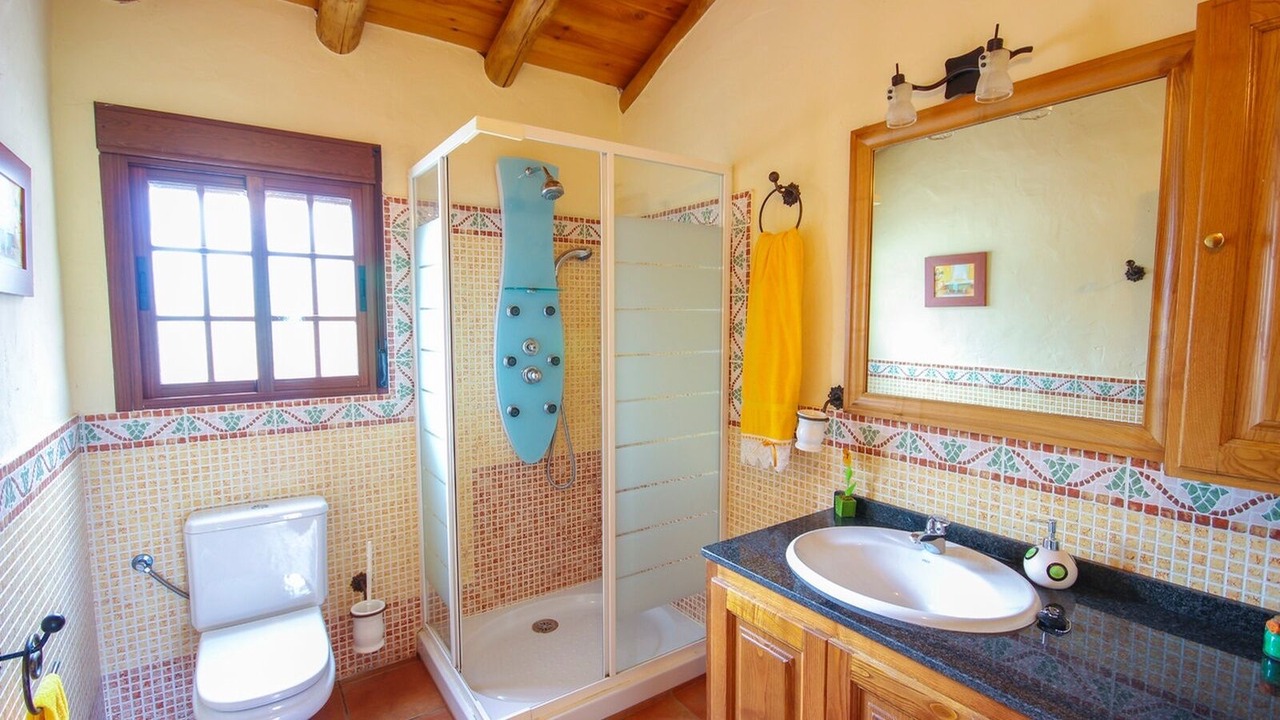 Photo of Bathroom in Farajan