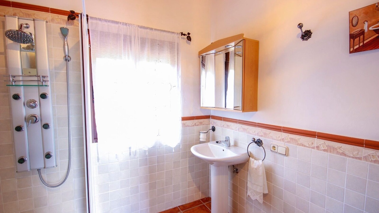 Photo of Bathroom in Farajan