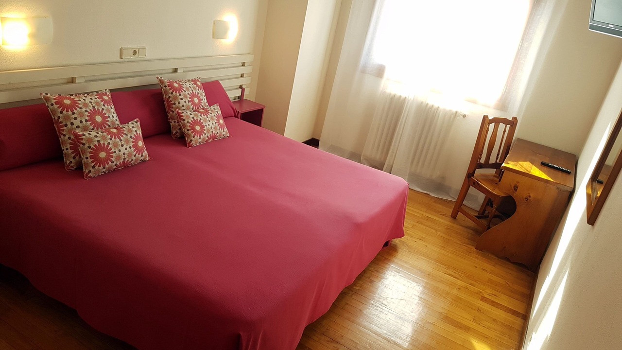 Photo of Bedroom in Eugi