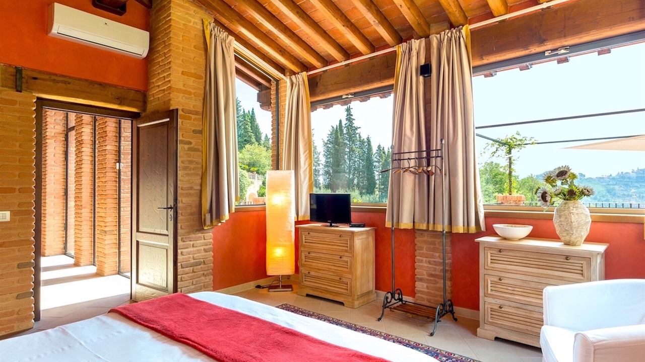 Photo of Others in Margine Coperta-Traversagna