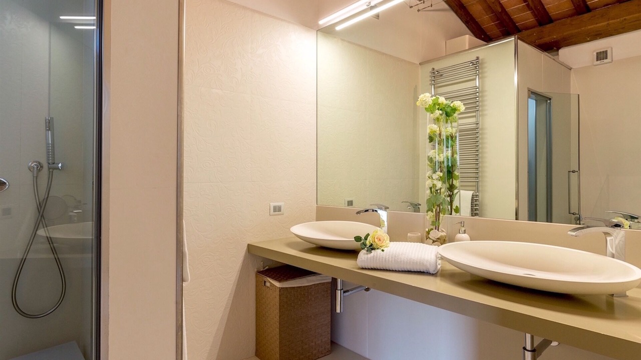 Photo of Bathroom in Margine Coperta-Traversagna